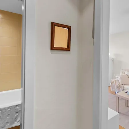 דירה Charmant Studio Avec Superbe Vue Et Balcon קראנס-מונטנה