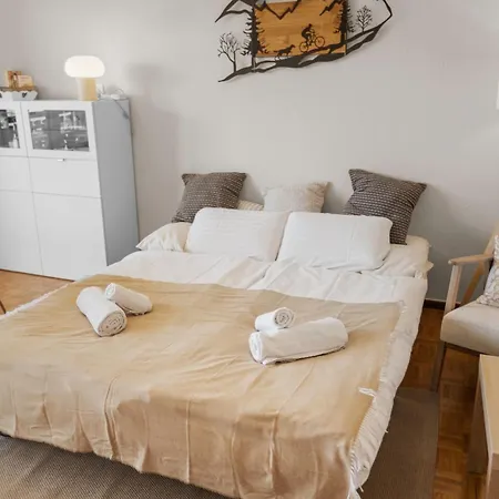 דירה Charmant Studio Avec Superbe Vue Et Balcon