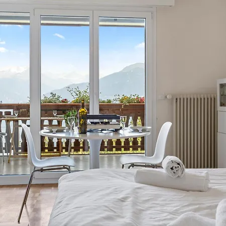 Charmant Studio Avec Superbe Vue Et Balcon דירה קראנס-מונטנה
